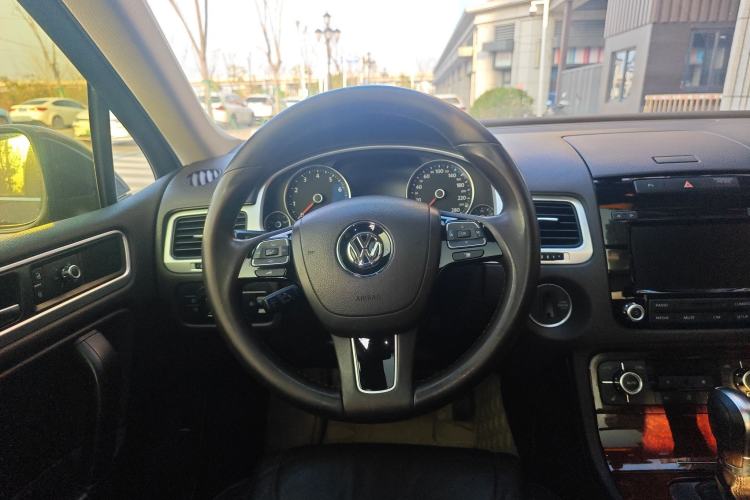 Used Volkswagen Touareg 2014 3.0 TSI New Edition Steering Wheel