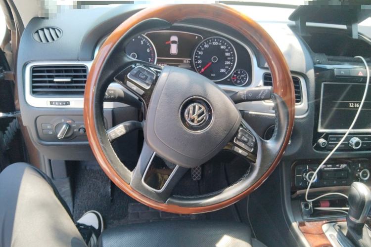 Used Volkswagen Touareg 2014 3.0 TSI New Edition Steering Wheel
