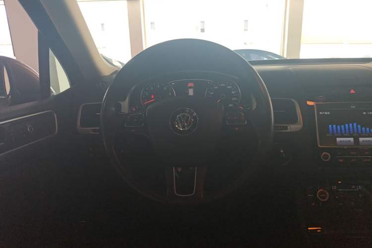 Used Volkswagen Touareg 2014 3.0 TSI New Edition Steering Wheel