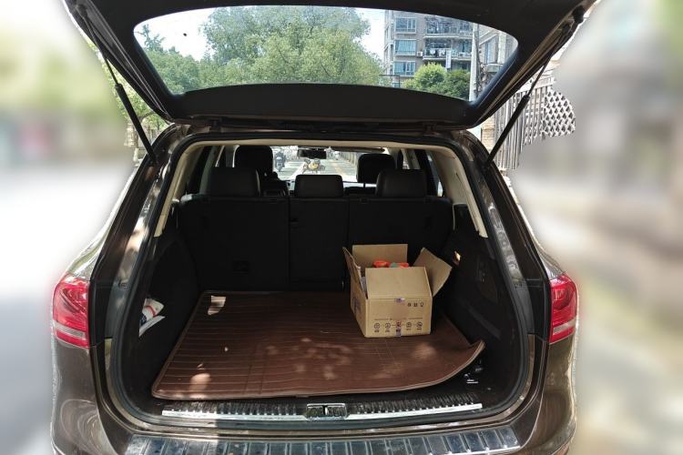 Used Volkswagen Touareg 2014 3.0 TSI New Edition Trunk