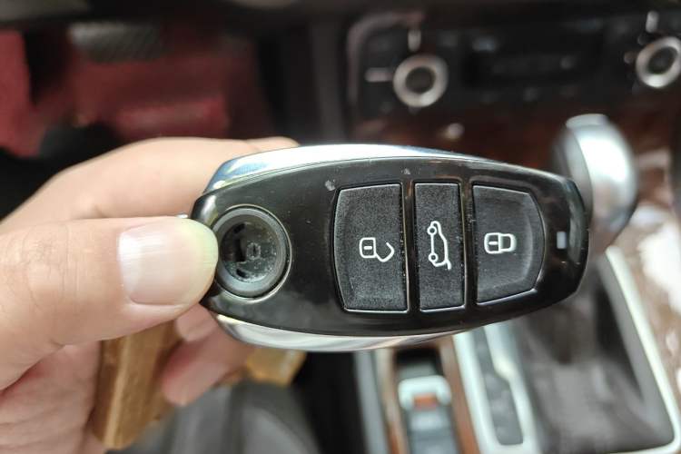 Used Volkswagen Touareg 2014 3.0 TSI New Edition Vehicle Key