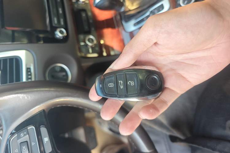 Used Volkswagen Touareg 2014 3.0 TSI New Edition Vehicle Key