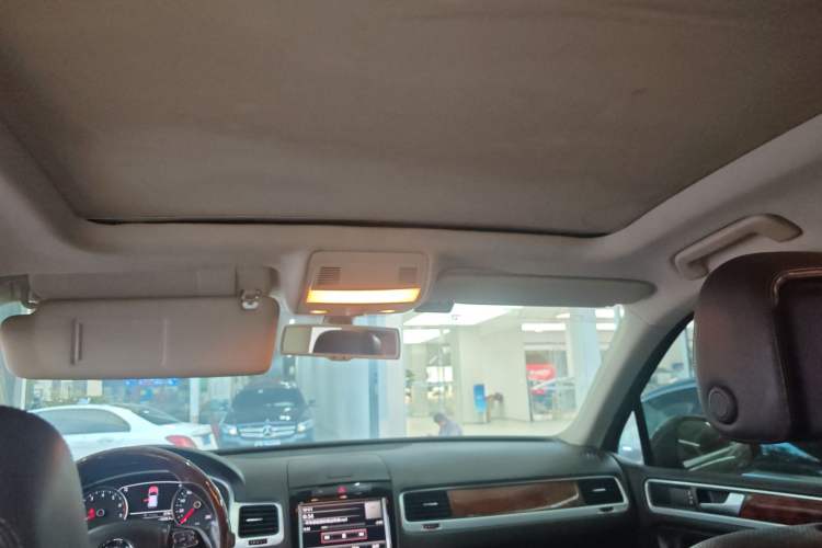 Used Volkswagen Touareg 2014 3.0 TSI New Edition Headliner