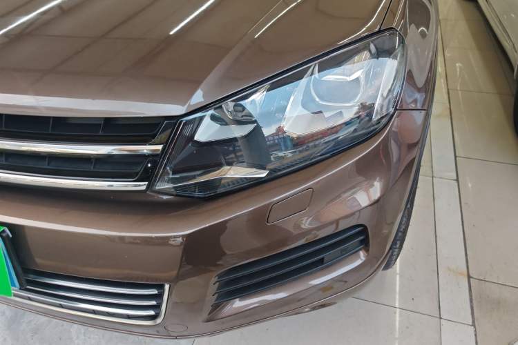 Used Volkswagen Touareg 2014 3.0 TSI New Edition Left Front Headlight