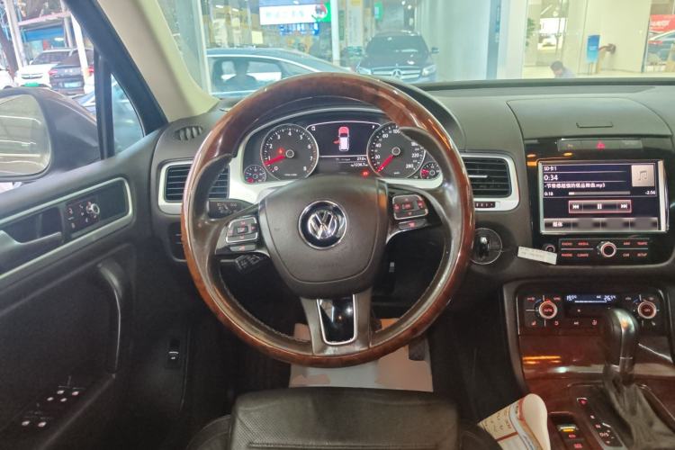 Used Volkswagen Touareg 2014 3.0 TSI New Edition Steering Wheel
