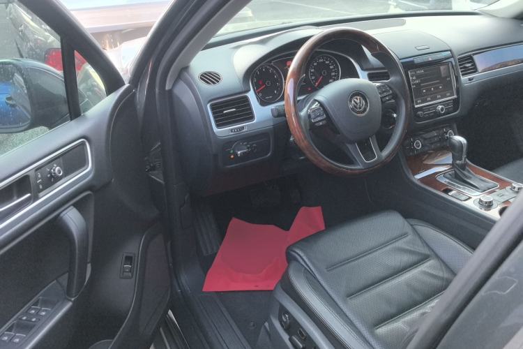 Used Volkswagen Touareg 2014 3.0 TSI New Edition Driver Seat