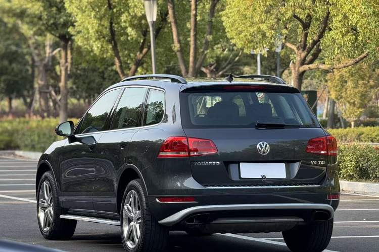 Used Volkswagen Touareg 2014 3.0 TSI New Edition Exterior 4
