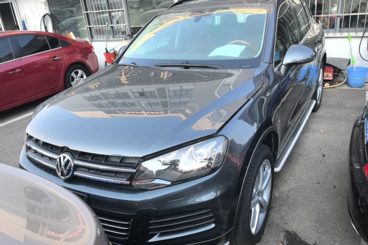 Used Volkswagen Touareg 2014 3.0 TSI New Edition Front
