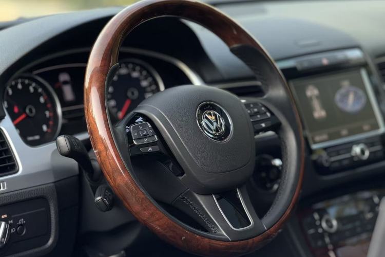 Used Volkswagen Touareg 2014 3.0 TSI New Edition Interior 7