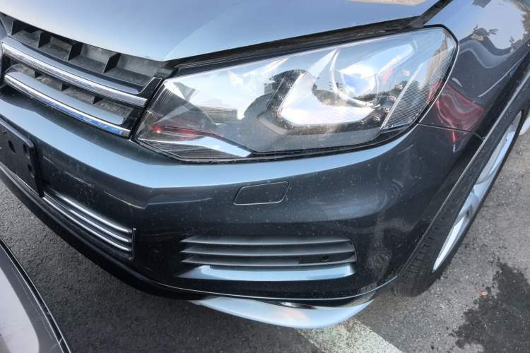 Used Volkswagen Touareg 2014 3.0 TSI New Edition Left Front Headlight