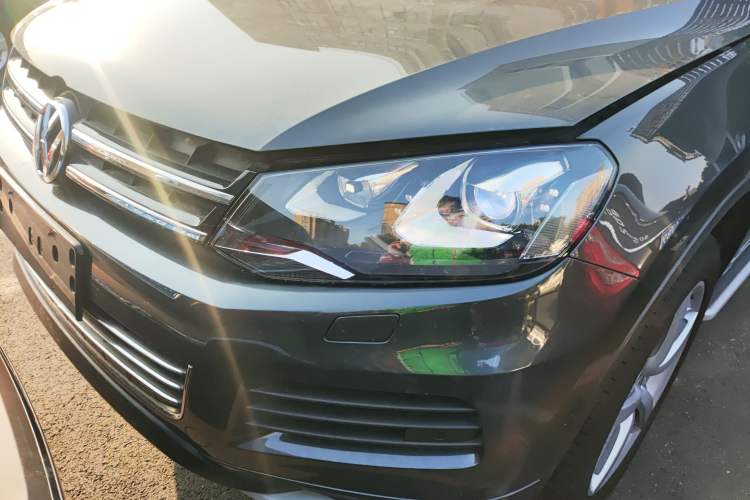 Used Volkswagen Touareg 2014 3.0 TSI New Edition Left Front Headlight