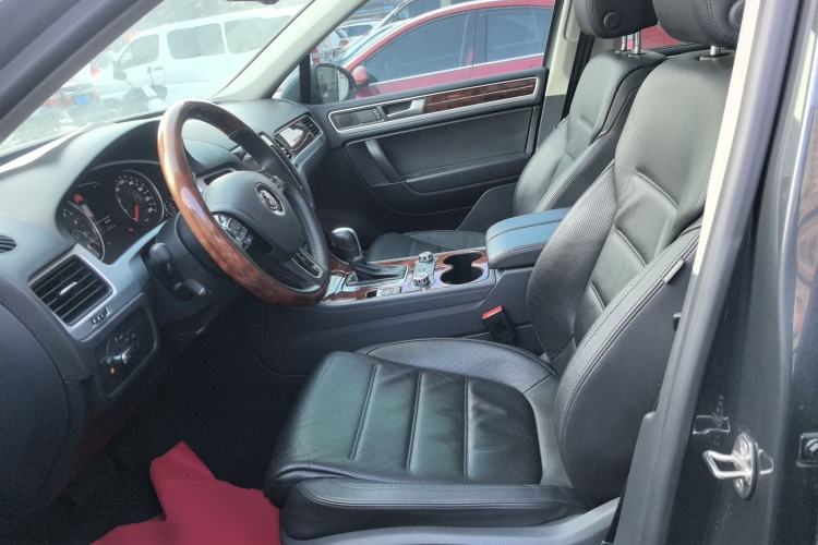 Used Volkswagen Touareg 2014 3.0 TSI New Edition Left Front Seat