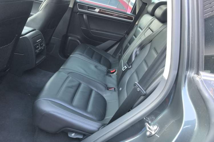 Used Volkswagen Touareg 2014 3.0 TSI New Edition Left Rear Seat