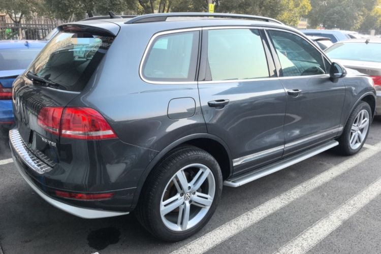 Used Volkswagen Touareg 2014 3.0 TSI New Edition Rear Right 45 Deg
