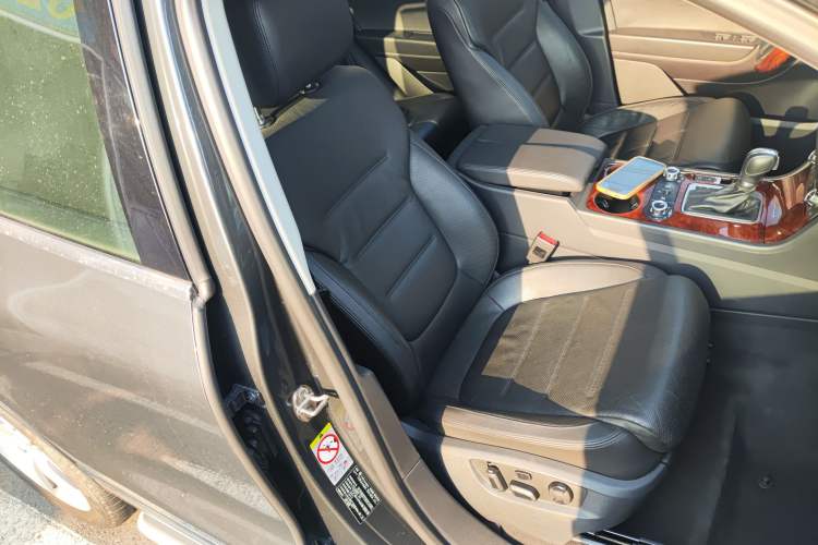 Used Volkswagen Touareg 2014 3.0 TSI New Edition Right Front Seat