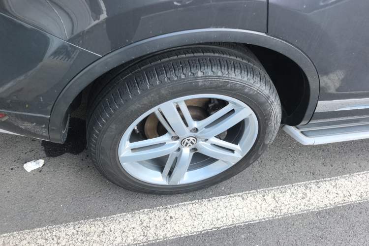 Used Volkswagen Touareg 2014 3.0 TSI New Edition Right Rear Wheel Hub