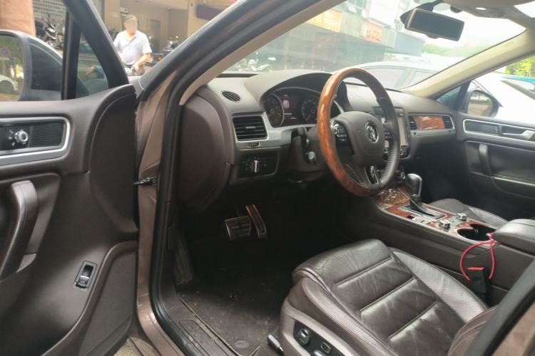 Used Volkswagen Touareg 2014 3.0 TSI New Edition Driver Seat