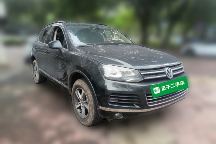 Used Volkswagen Touareg 2014 3.0 TSI New Edition Front Right 45 Deg