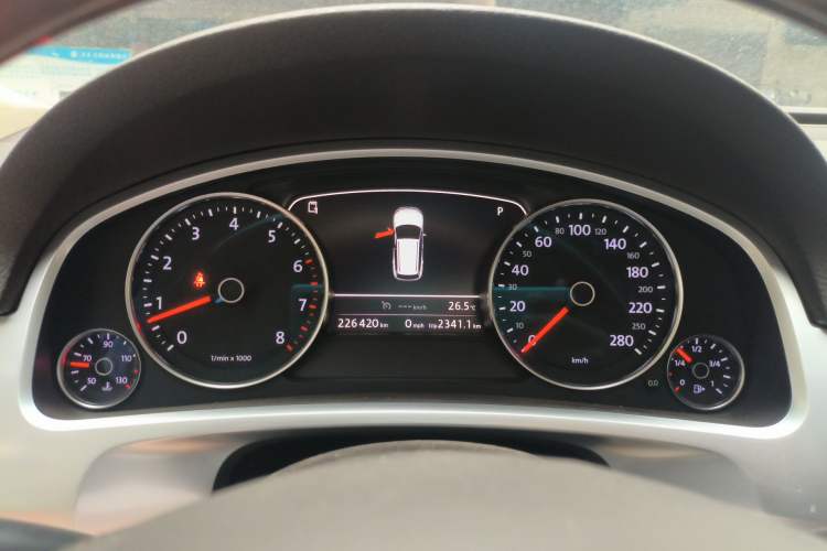 Used Volkswagen Touareg 2014 3.0 TSI New Edition Instrument Cluster