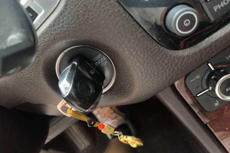 Used Volkswagen Touareg 2014 3.0 TSI New Edition Vehicle Key
