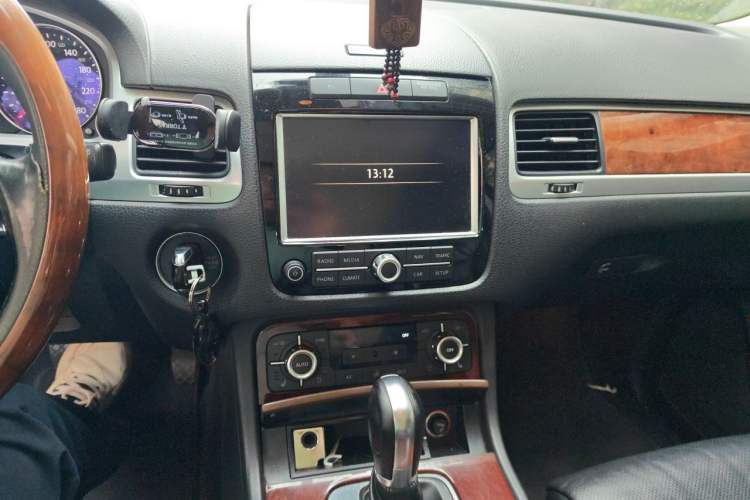 Used Volkswagen Touareg 2014 3.0 TSI New Edition Audio And AC Panel