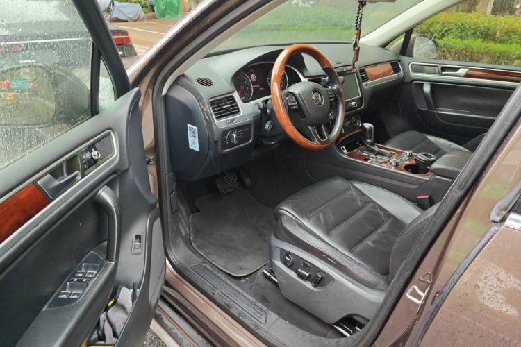 Used Volkswagen Touareg 2014 3.0 TSI New Edition Driver Seat
