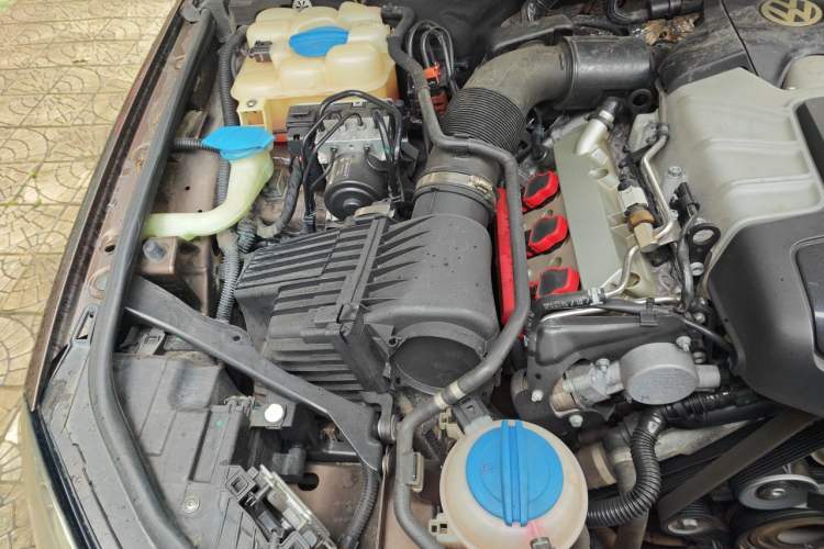 Used Volkswagen Touareg 2014 3.0 TSI New Edition Engine Bay Right