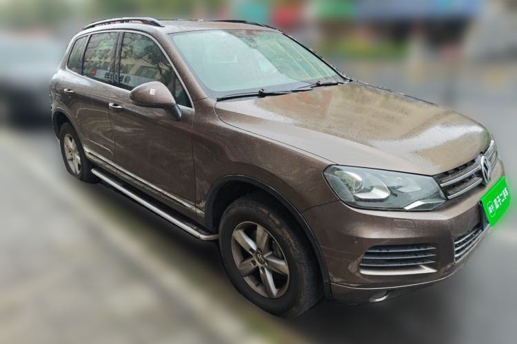 Used Volkswagen Touareg 2014 3.0 TSI New Edition Front Right 45 Deg