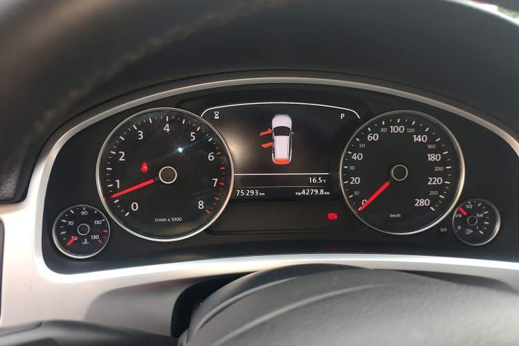 Used Volkswagen Touareg 2014 3.0 TSI New Edition Instrument Cluster