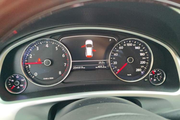 Used Volkswagen Touareg 2014 3.0 TSI New Edition Instrument Cluster