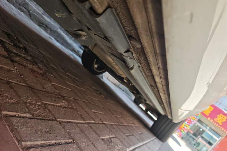 Used Volkswagen Touareg  Chassis Rear Right