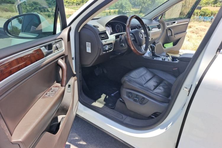 Used Volkswagen Touareg 2014 3.0 TSI New Edition Driver Seat