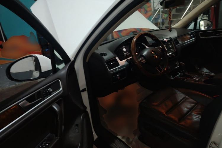 Used Volkswagen Touareg 2014 3.0 TSI New Edition Driver Seat