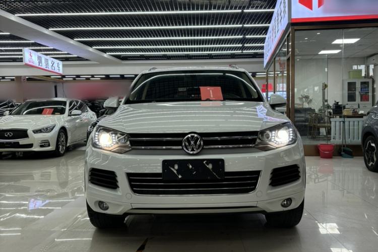 Used Volkswagen Touareg 2014 3.0 TSI New Edition Exterior 9