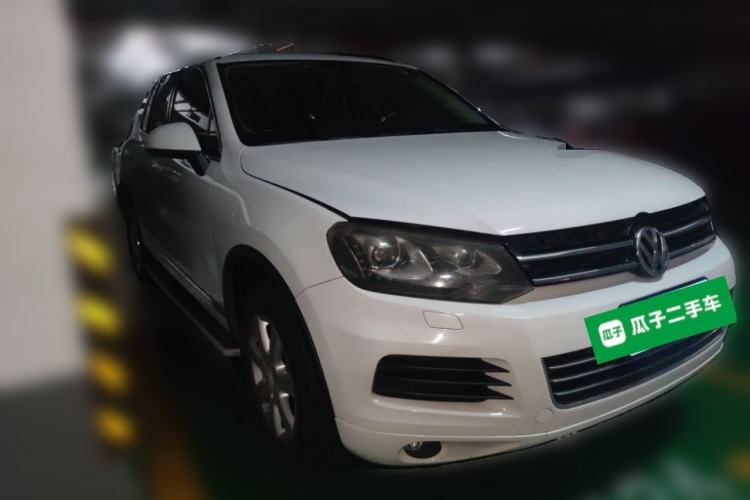 Used Volkswagen Touareg 2014 3.0 TSI New Edition Front Right 45 Deg