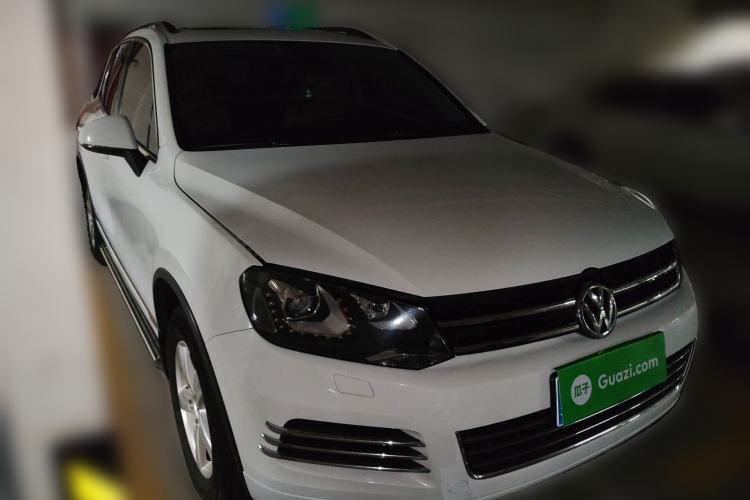 Used Volkswagen Touareg 2014 3.0 TSI New Edition Front Right 45 Deg