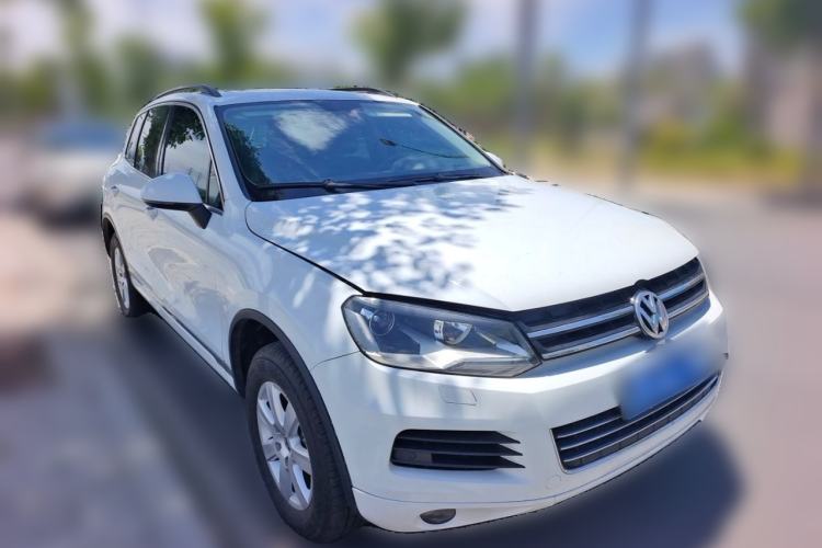 Used Volkswagen Touareg 2014 3.0 TSI New Edition Front Right 45 Deg