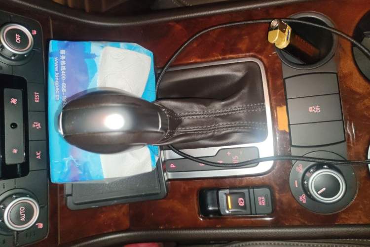 Used Volkswagen Touareg 2014 3.0 TSI New Edition Gear Lever