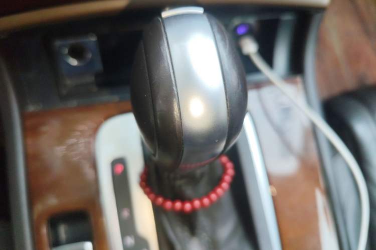 Used Volkswagen Touareg 2014 3.0 TSI New Edition Gear Lever