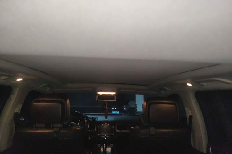 Used Volkswagen Touareg 2014 3.0 TSI New Edition Headliner