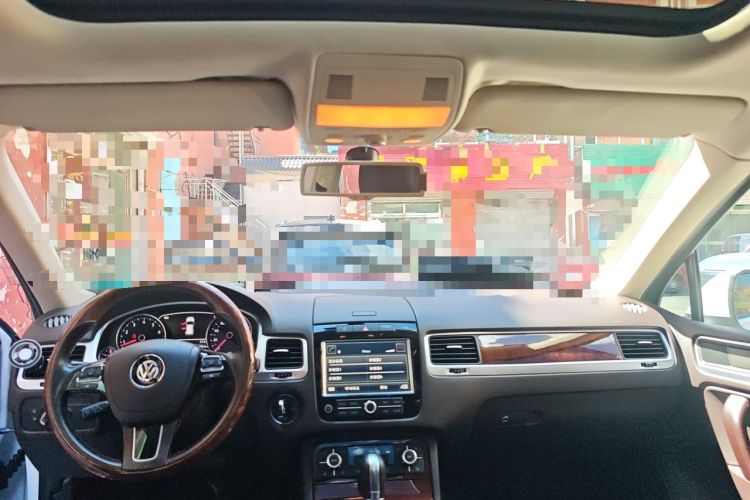 Used Volkswagen Touareg  Headliner