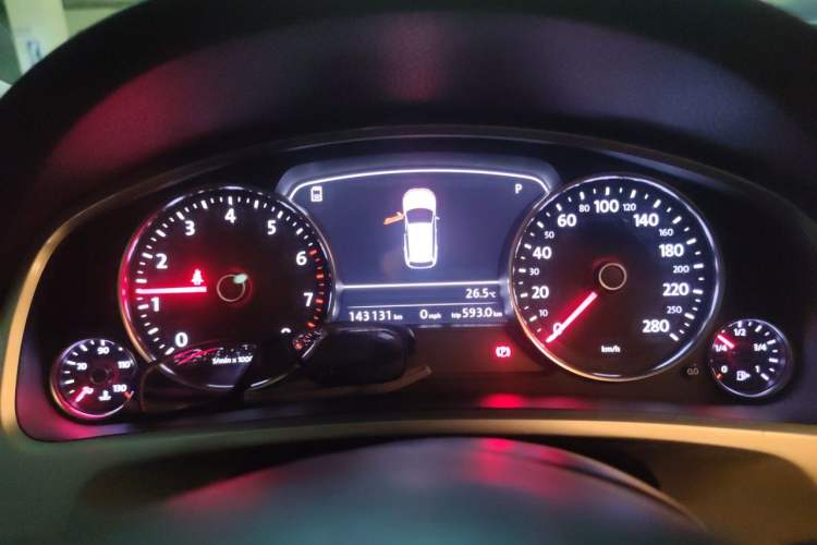 Used Volkswagen Touareg 2014 3.0 TSI New Edition Instrument Cluster