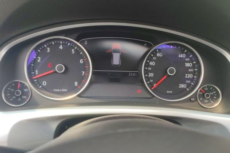 Used Volkswagen Touareg 2014 3.0 TSI New Edition Instrument Cluster