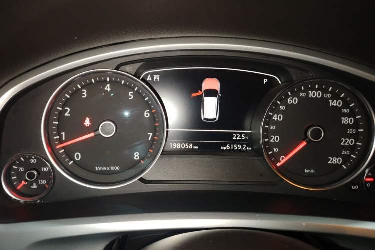 Used Volkswagen Touareg 2014 3.0 TSI New Edition Instrument Cluster
