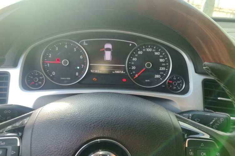 Used Volkswagen Touareg 2014 3.0 TSI New Edition Instrument Cluster