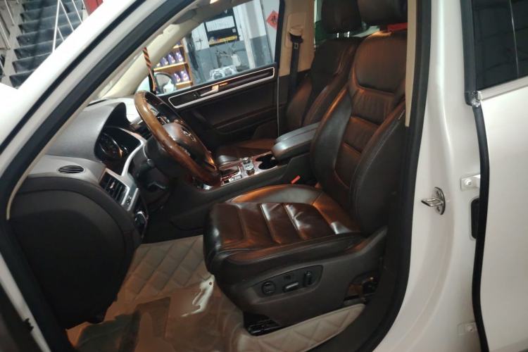 Used Volkswagen Touareg 2014 3.0 TSI New Edition Left Front Seat