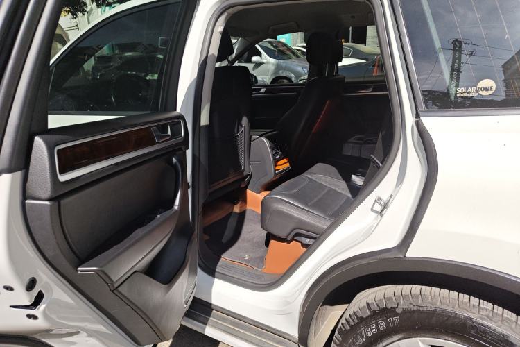Used Volkswagen Touareg 2014 3.0 TSI New Edition Left Rear Seat