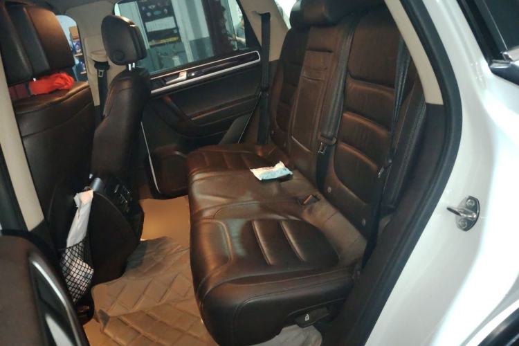 Used Volkswagen Touareg 2014 3.0 TSI New Edition Left Rear Seat