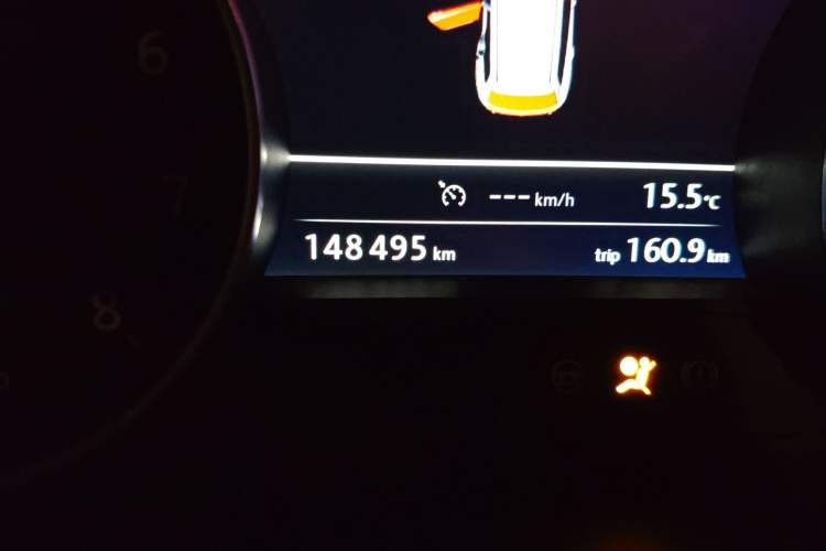 Used Volkswagen Touareg 2014 3.0 TSI New Edition Odometer Close Up
