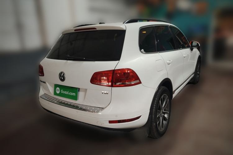Used Volkswagen Touareg 2014 3.0 TSI New Edition Rear Right 45 Deg